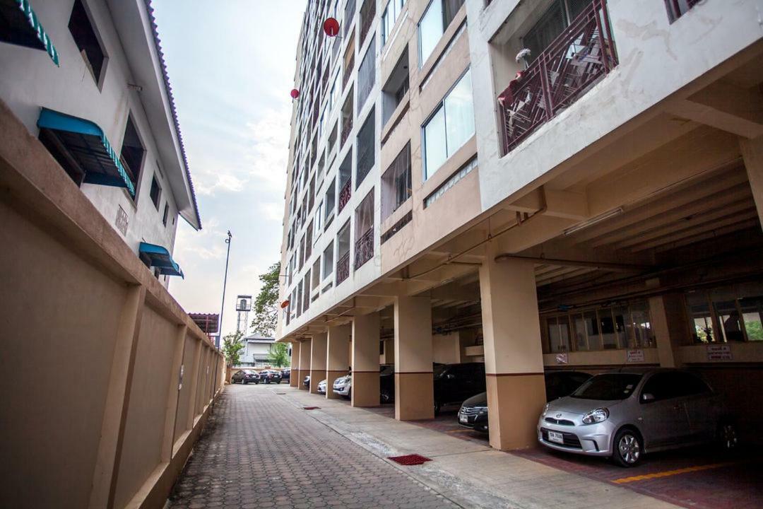 Galare Thong Tower Aparthotel Chiang Mai Exteriör bild