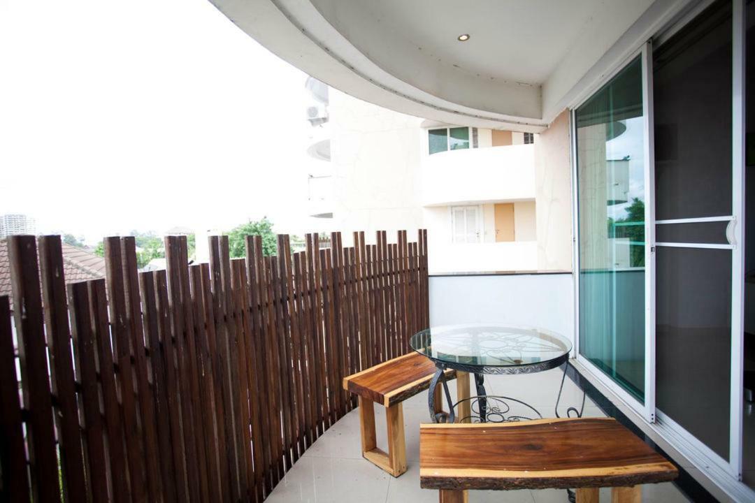Galare Thong Tower Aparthotel Chiang Mai Exteriör bild