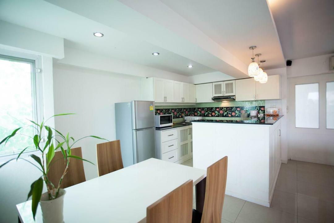 Galare Thong Tower Aparthotel Chiang Mai Exteriör bild