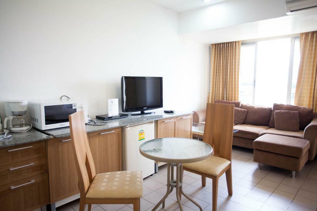 Galare Thong Tower Aparthotel Chiang Mai Exteriör bild